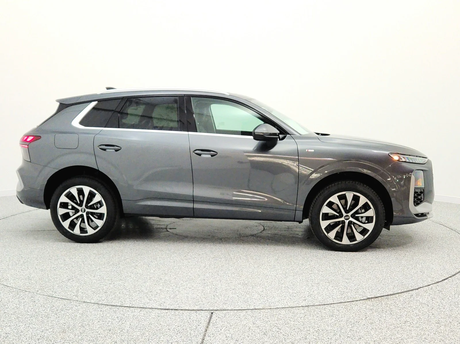 New 2026 Daytona Gray Pearl Effect Audi S line quattro image 4