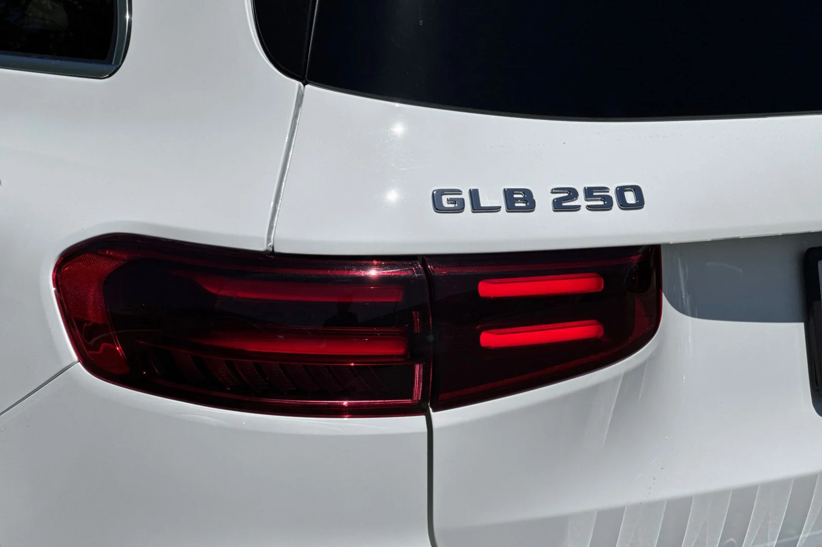 Used 2026 White Mercedes-Benz GLB 250 image 33