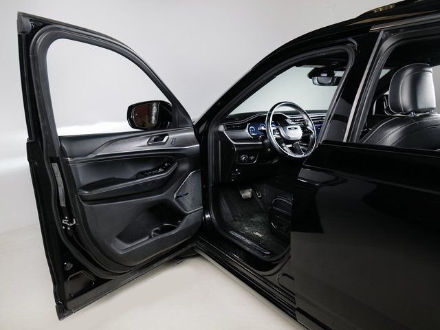 Used 2022 Diamond Black Jeep Overland image 23