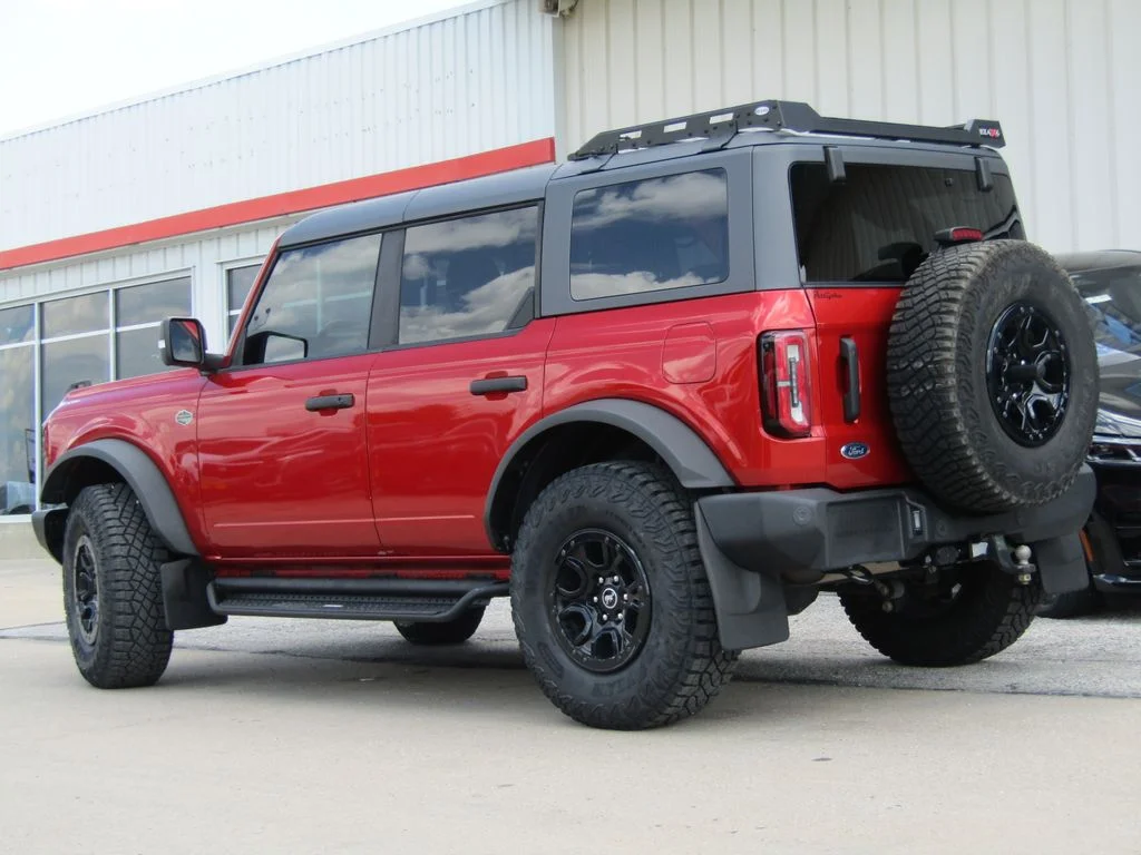 Used 2023 Red Ford Wildtrak image 10