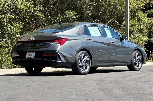 Used 2025 Gray Hyundai Limited image 4