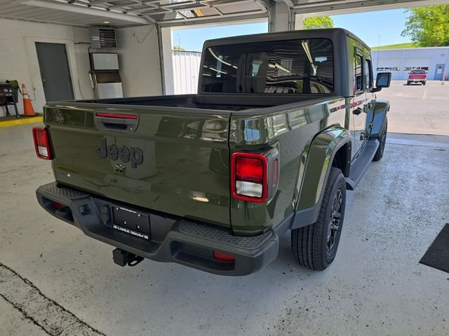 Used 2022 Green Jeep Sport image 5