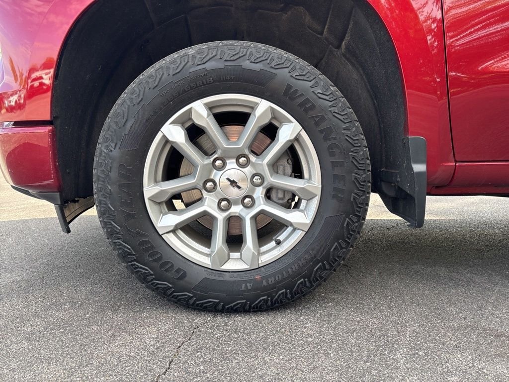 Used 2023 Red Chevrolet RST image 9