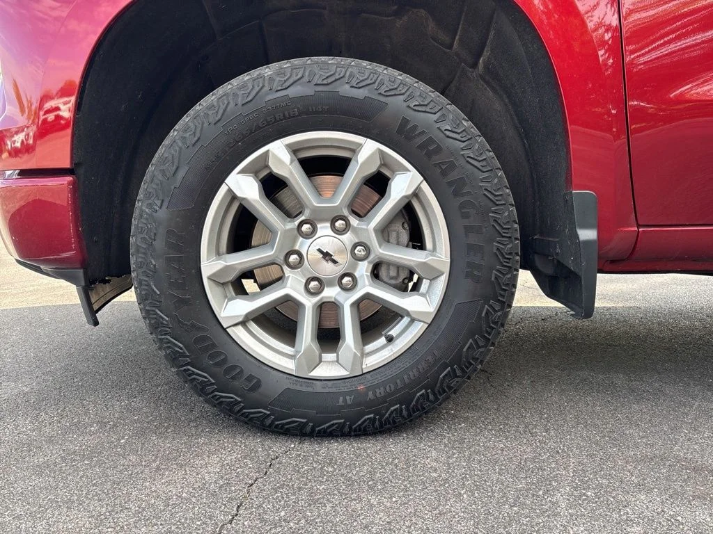 Used 2023 Red Chevrolet RST image 9