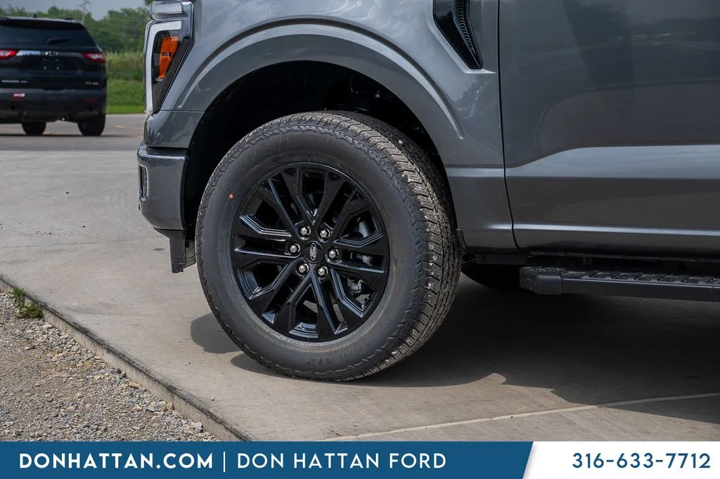 New 2026 Carbonized Gray Metallic Ford Lariat® image 38
