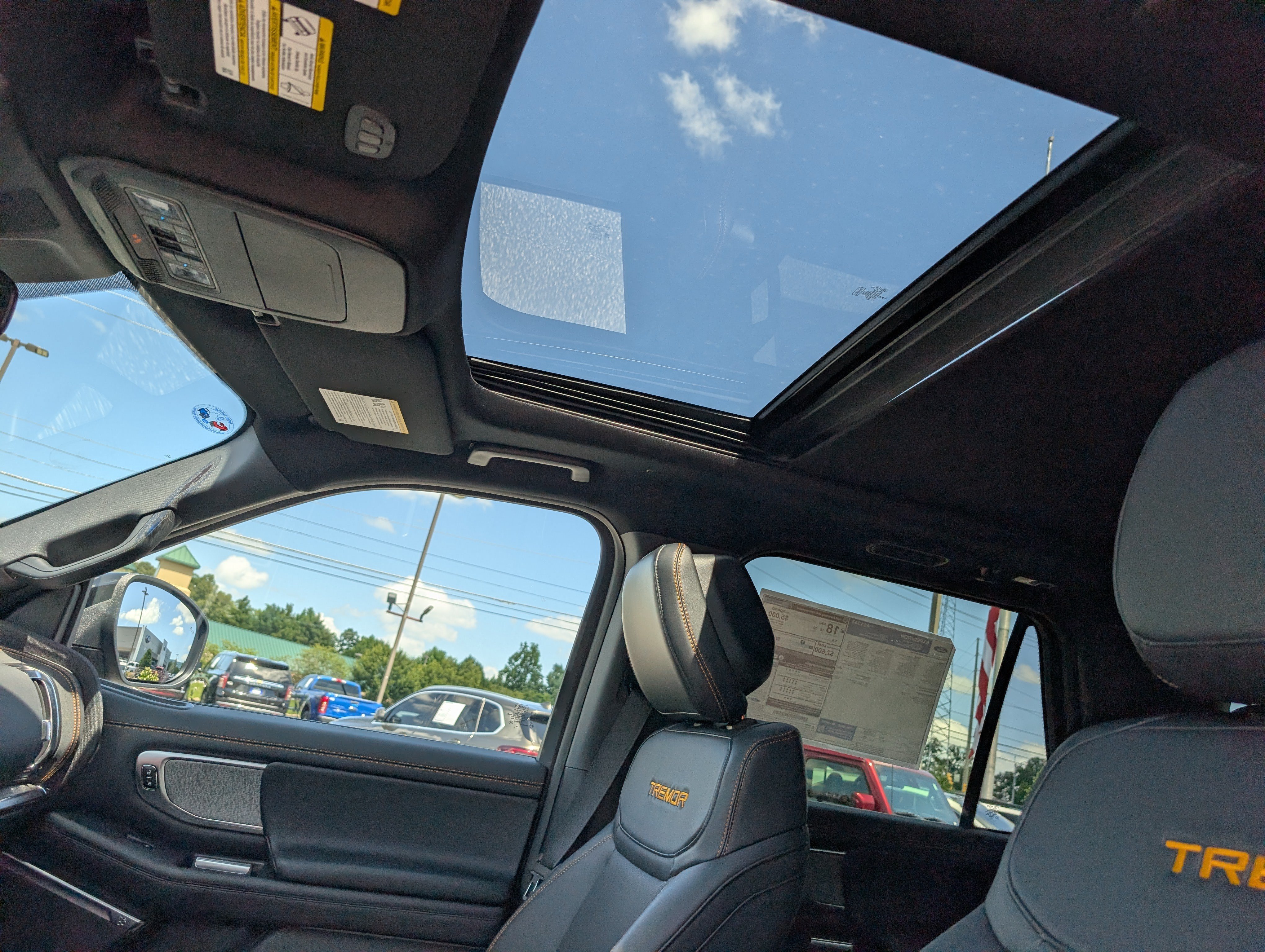 New 2027 Agate Black Metallic FORD Tremor® image 20