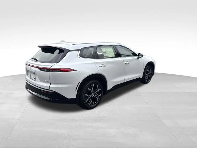 New 2026 Oxygen White Toyota XLE image 6
