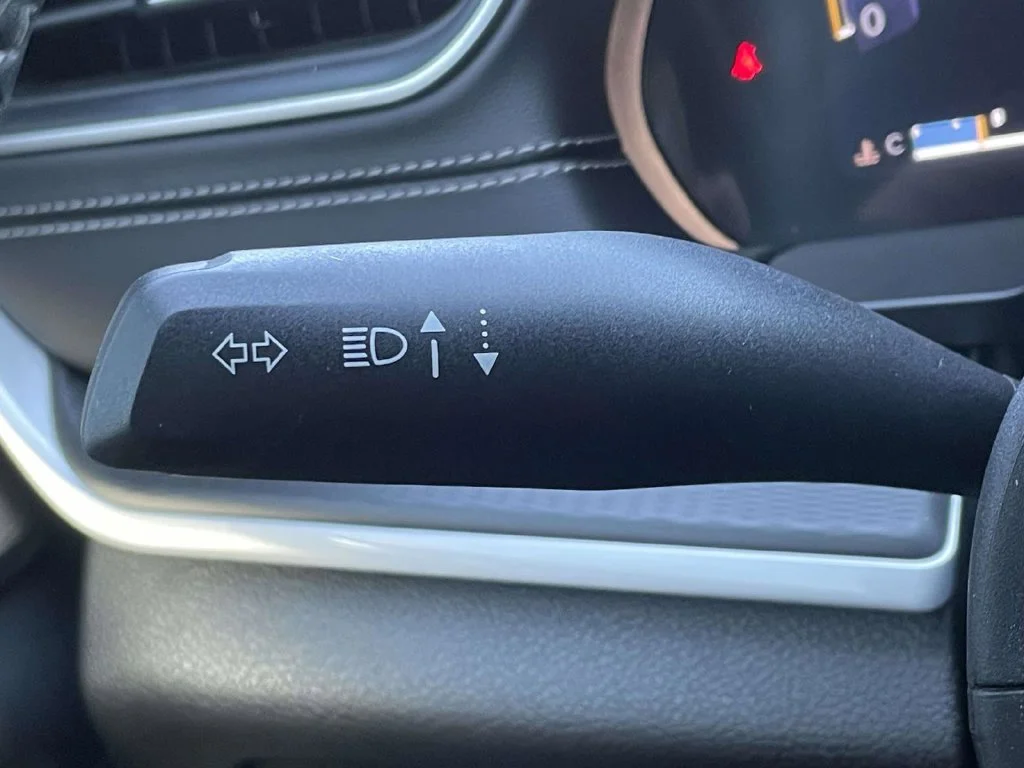Used 2024 Silver Jeep Altitude X image 30