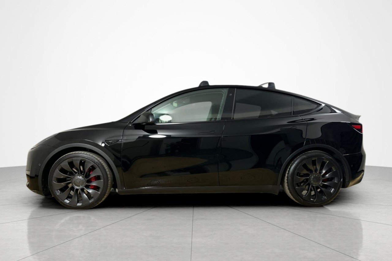 Used 2022 BLACK Tesla Performance image 2