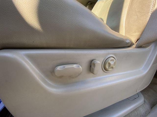 Used 2007 Summit White Chevrolet LT image 12