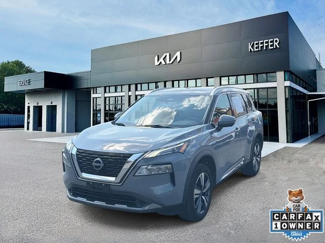 Used 2023 Gray Nissan SL image 1