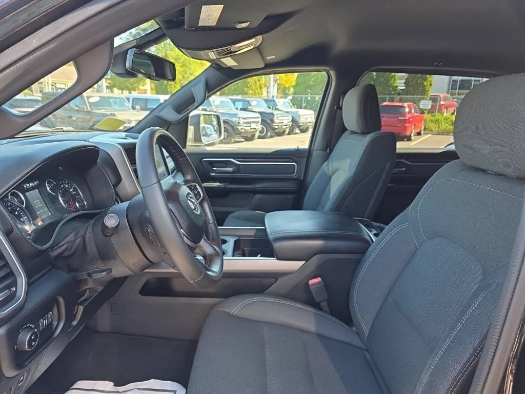 Used 2019 Diamond Black Ram Big Horn/Lone Star image 7