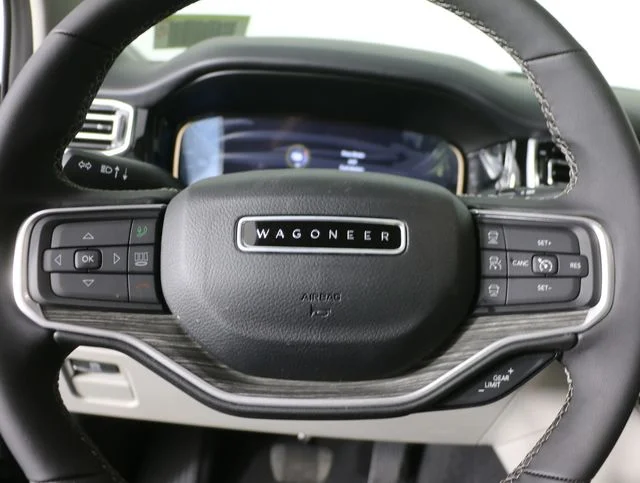 2024 Jeep Wagoneer L Series III - Photo 16