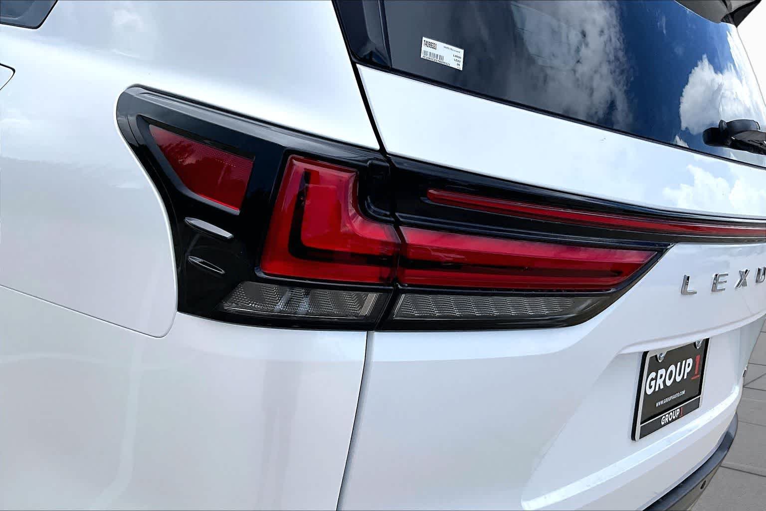 New 2026 Eminent White Pearl Lexus LUXURY image 6