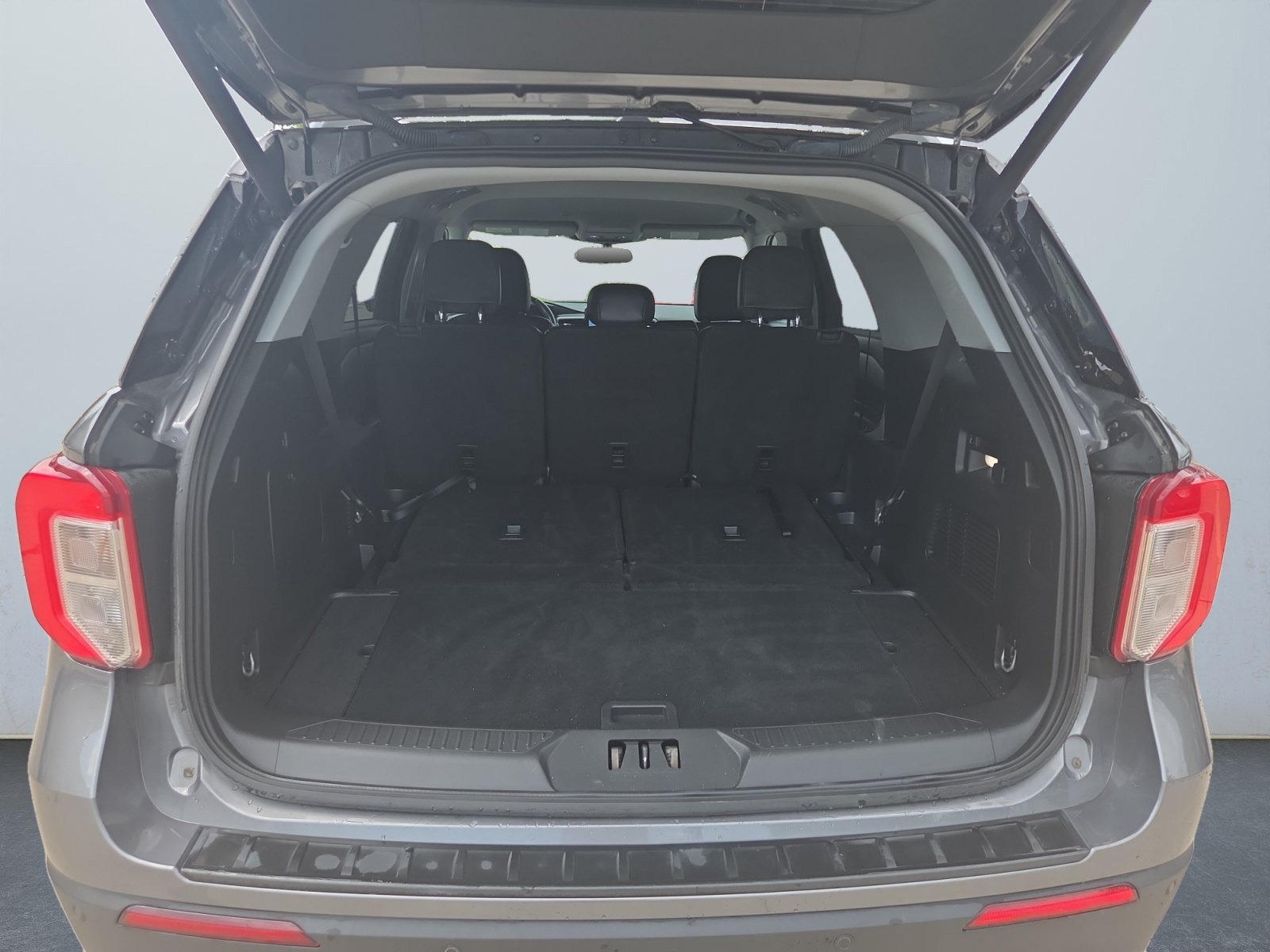 Used 2023 Gray Metallic Ford XLT image 14