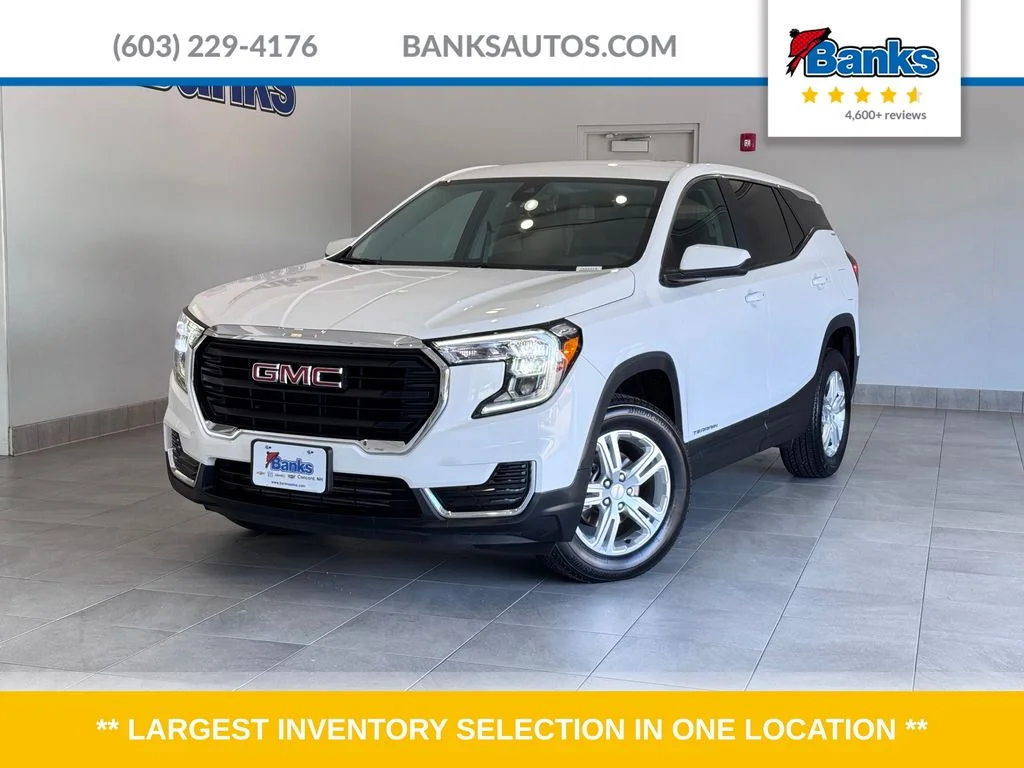 Used 2022 White GMC SLE image 1
