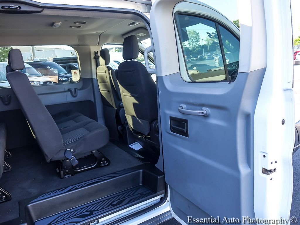 Used 2018 Oxford White Ford XL Low Roof 8 Passenger image 22