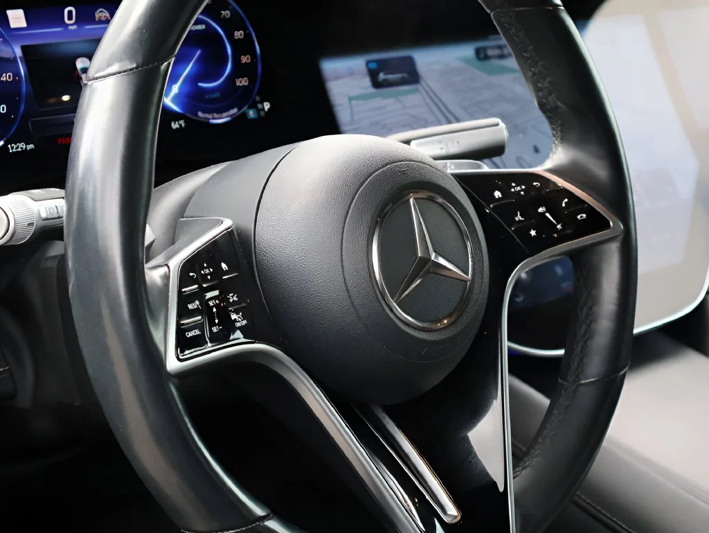 Certified Used 2023 Obsidian Black Metallic Mercedes-Benz 580 image 20