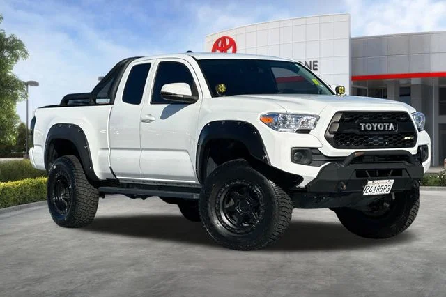 Used 2022 White Toyota SR image 3