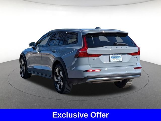 2025 Volvo V60 Cross Country Plus - Photo 9