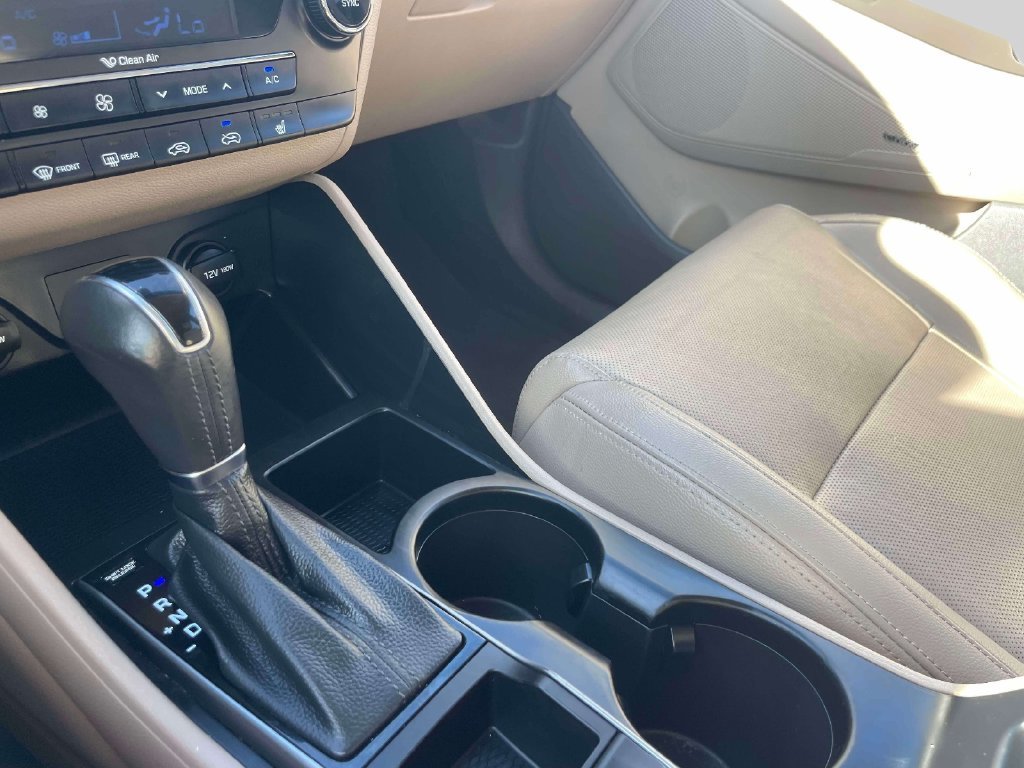 Used 2017 Red Hyundai SE Plus image 31