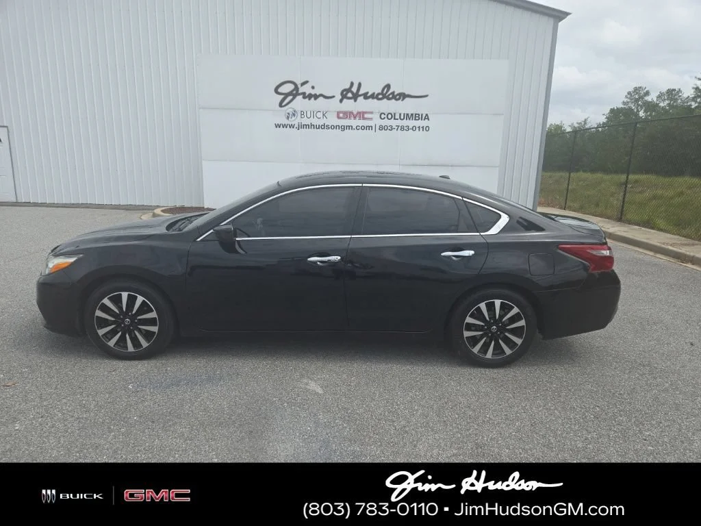 Used 2018 Black Nissan 2.5 SV image 2