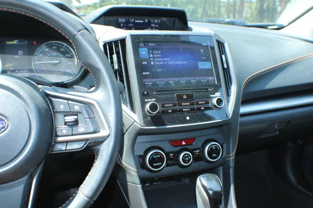Used 2021 Crystal White Pearl Subaru Limited image 10