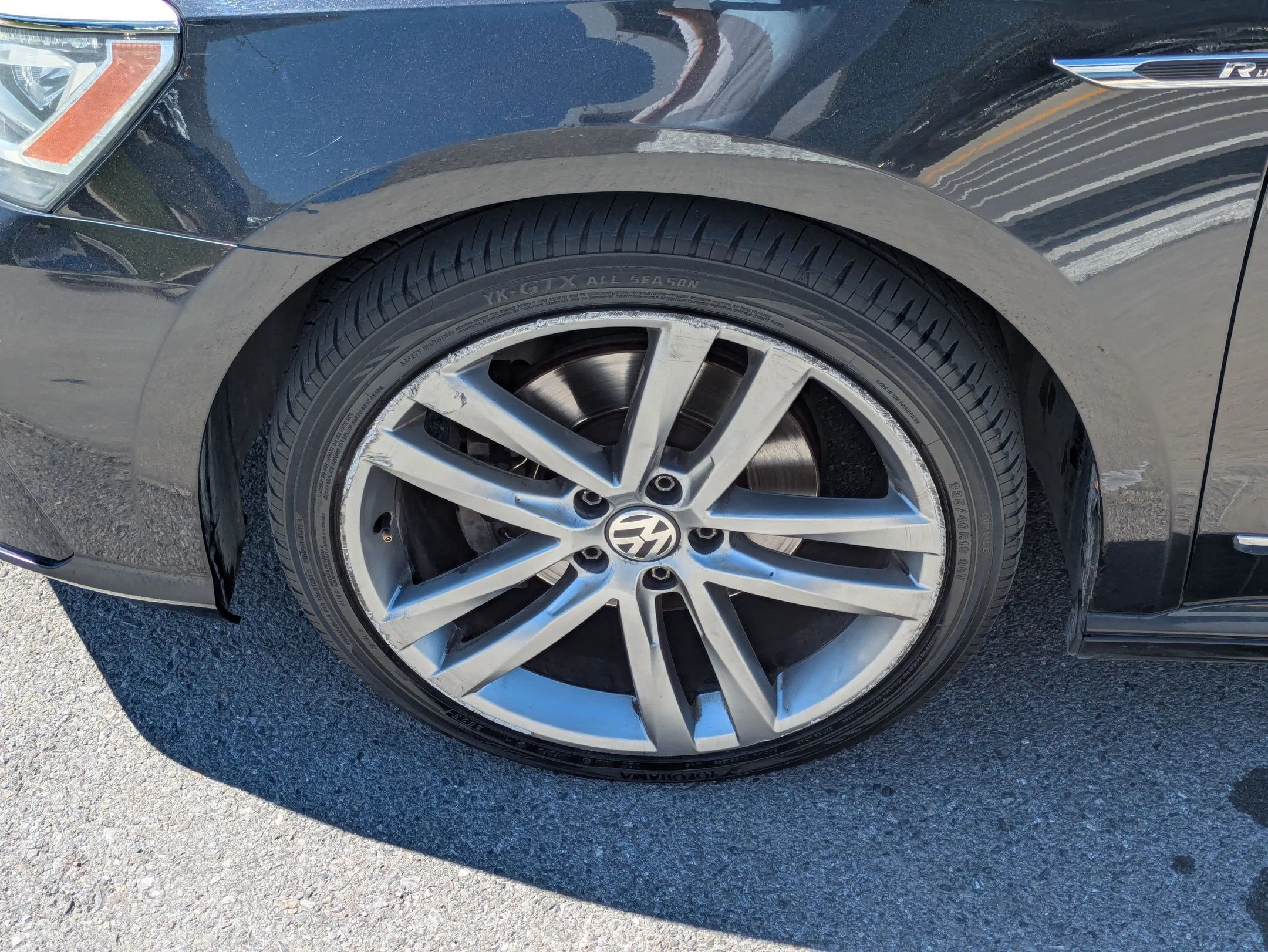 Used 2017 Deep Black Pearl Volkswagen R-Line w/Comfort Pkg image 10