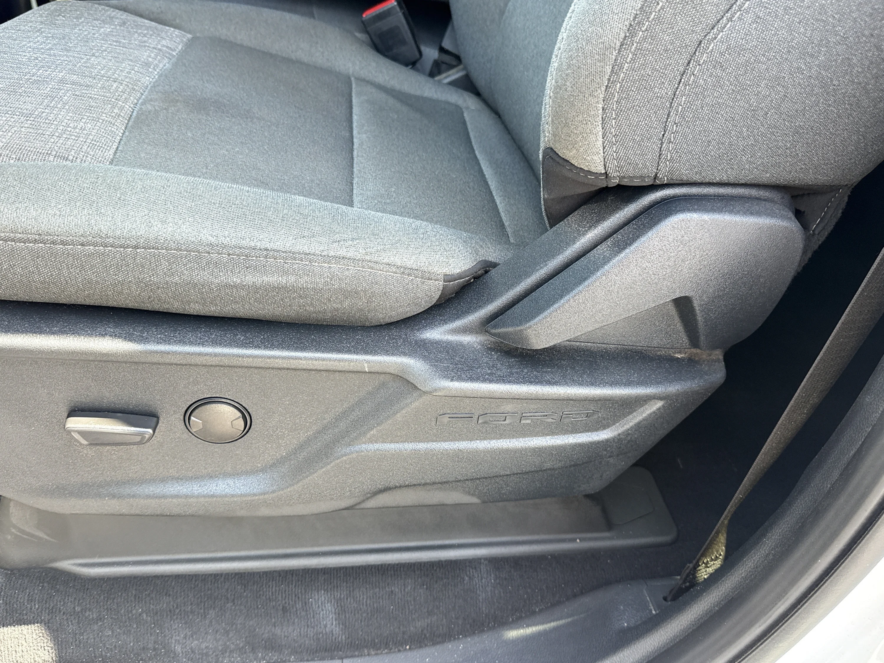 Used 2026 Oxford White Ford XLT image 33