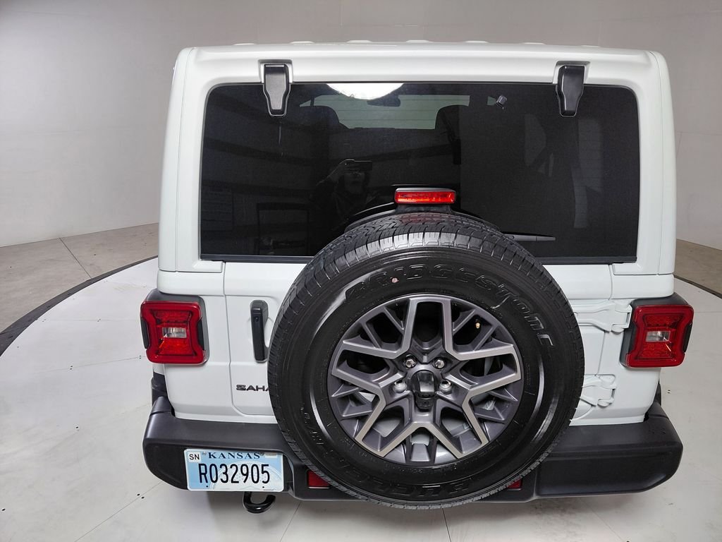 Certified Used 2025 White/off-white Jeep Sahara image 6