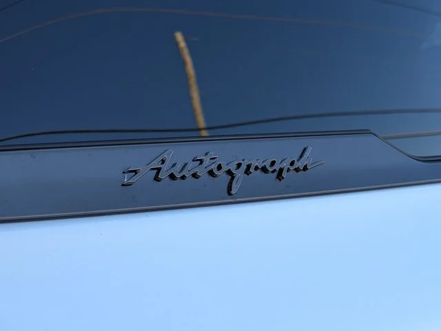 New 2027 2T RAD WHT INFINITI Autograph image 32