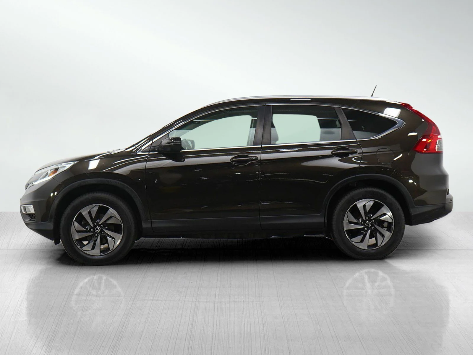 Used 2015 Black Honda 4D WAGON TOURING 4WD image 2