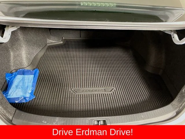 Used 2025 White Toyota LE image 33