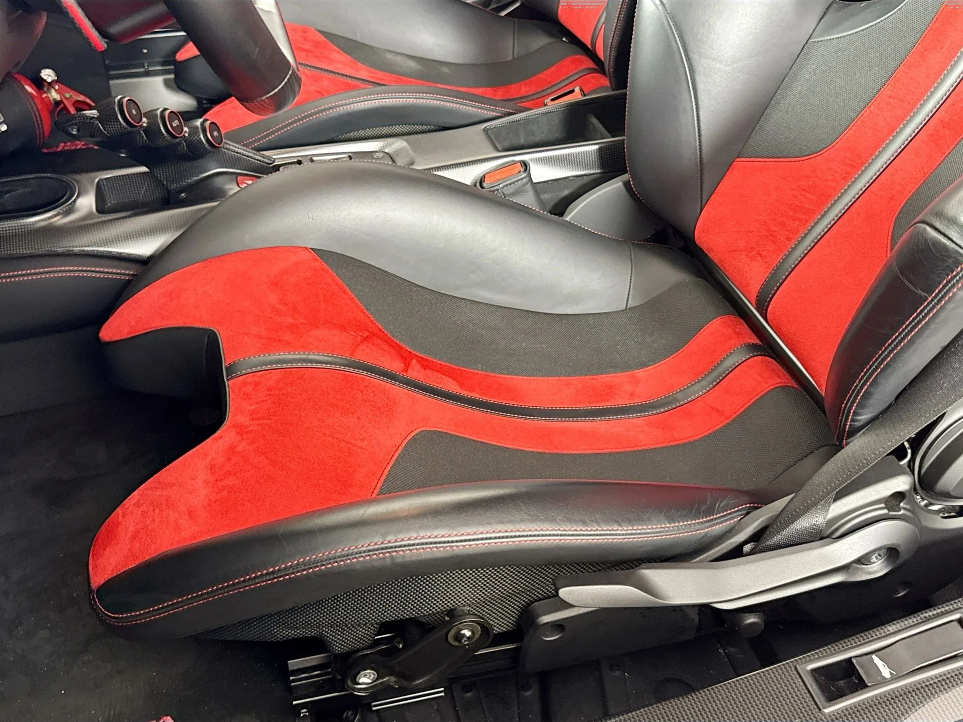 Certified Used 2020 Rosso Fuoco Ferrari Base image 18