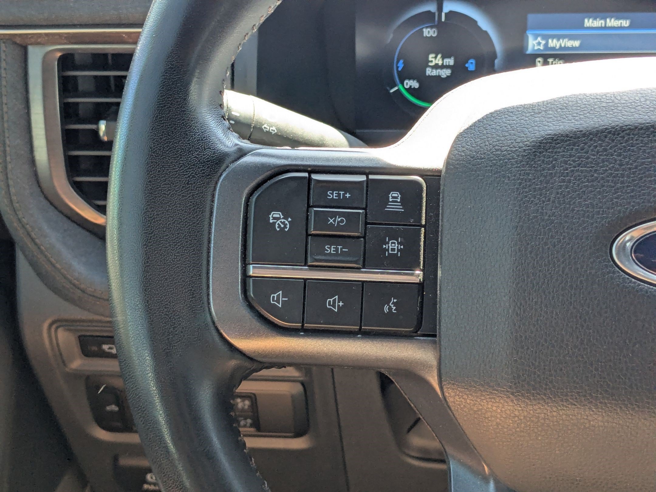 Used 2023 Azure Gray Metallic Ford LARIAT image 18