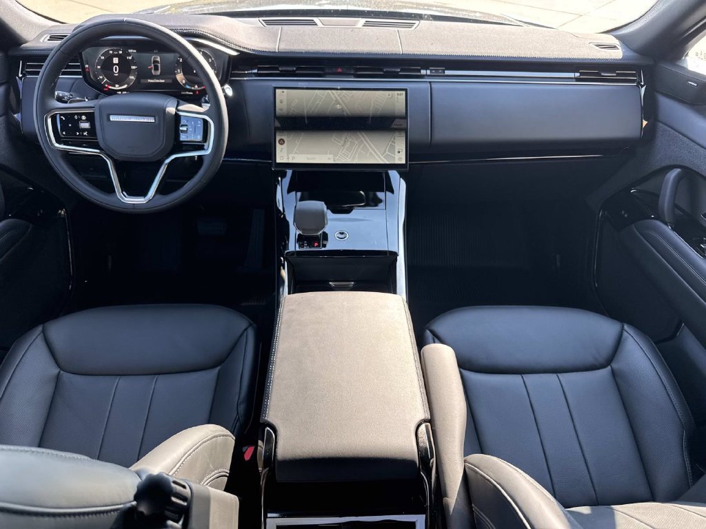 New 2027 Carpathian Grey Land Rover SE image 9