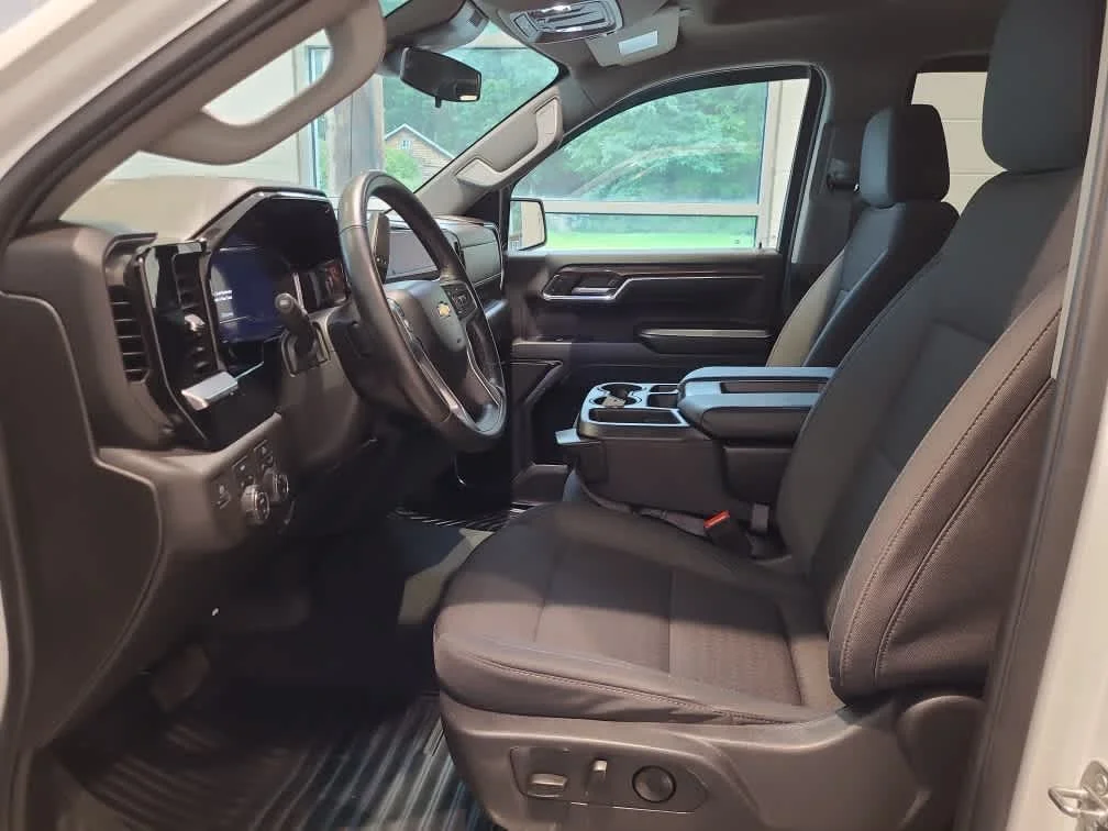 2024 Chevrolet Silverado 1500 LT - Photo 12