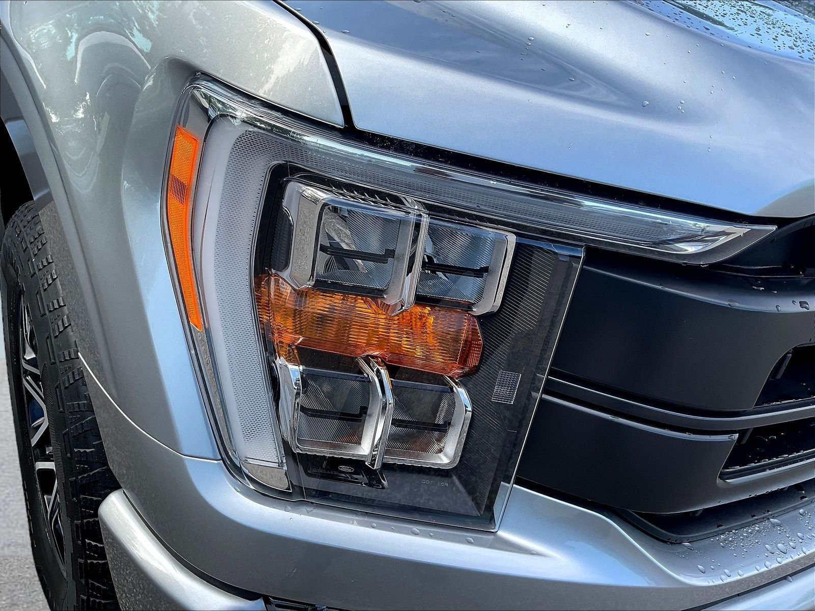 Used 2022 Silver Ford Lariat image 34