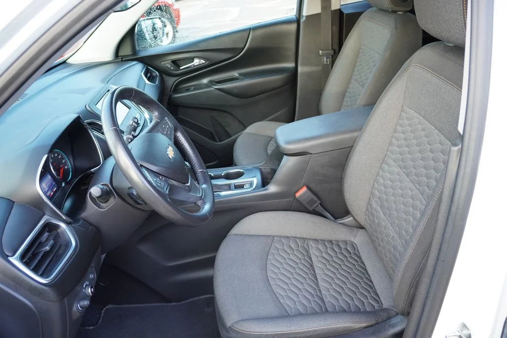 Used 2020 Summit White Chevrolet LT image 4