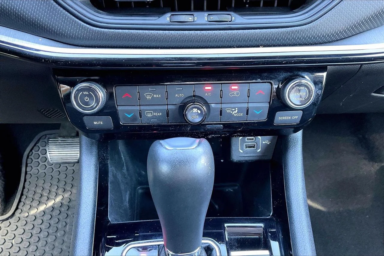 Certified Used 2024 Silver Jeep Trailhawk image 17