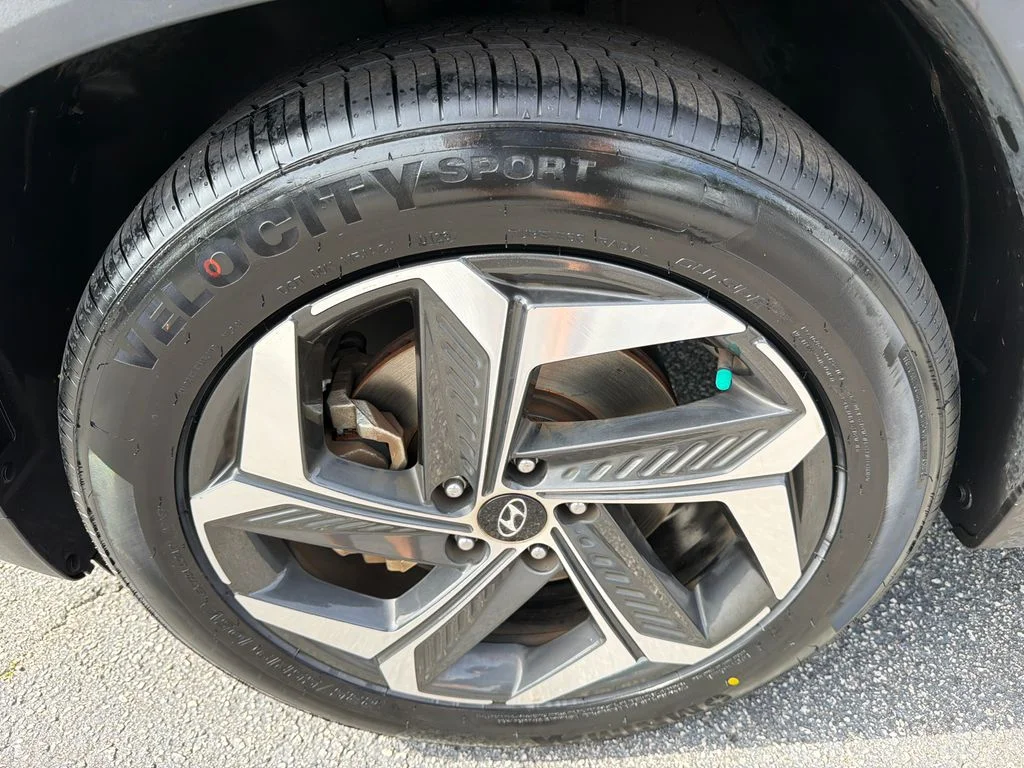 Used 2022 Gray Hyundai SEL image 11