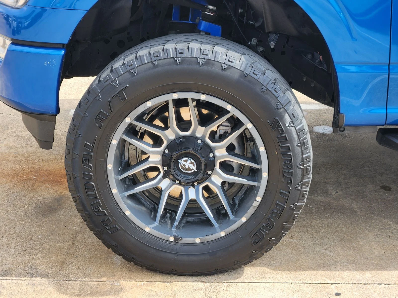 Used 2021 Blue Ford XL image 9