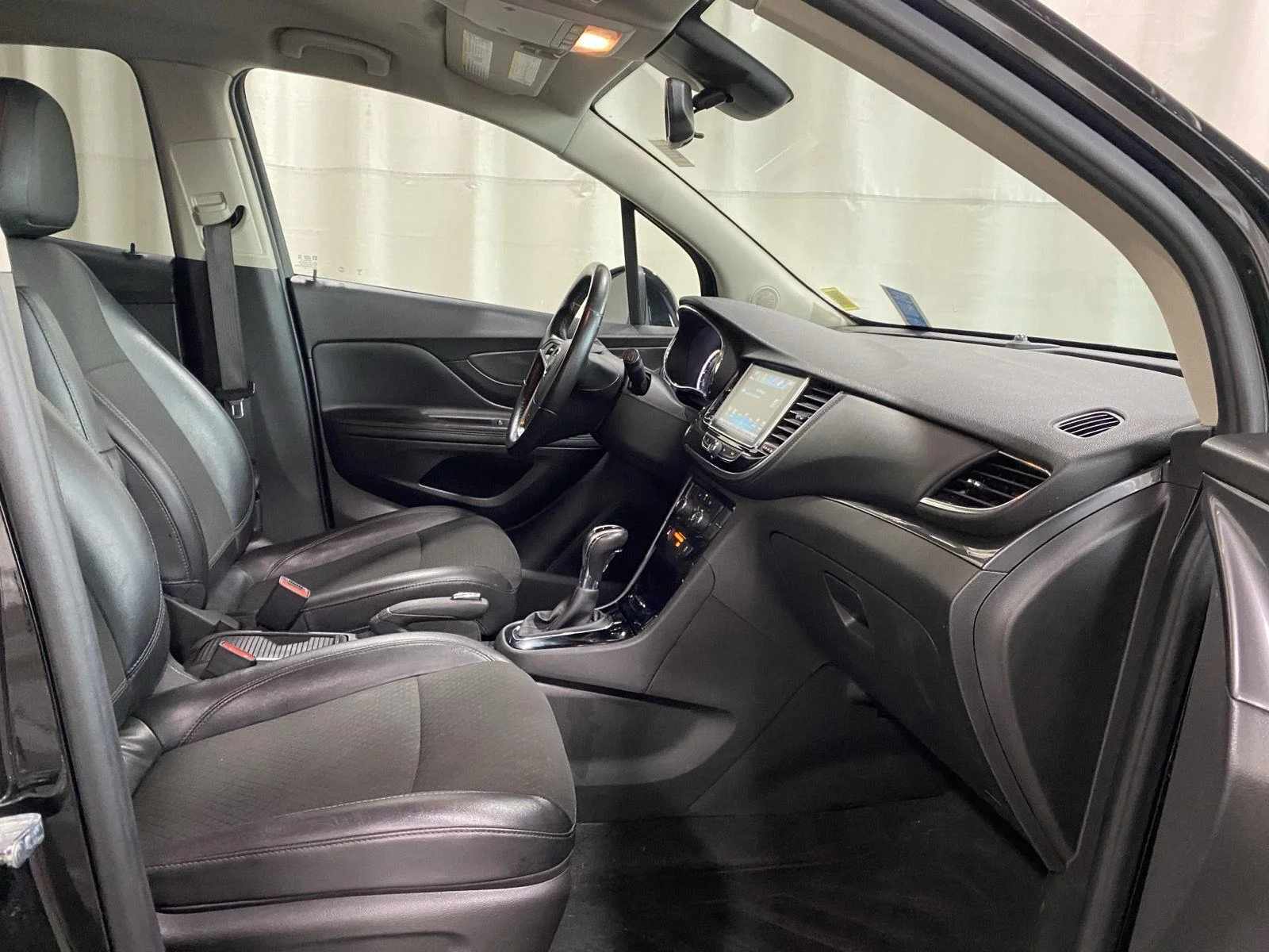 Used 2020 Ebony Twilight Metallic Buick Preferred image 10