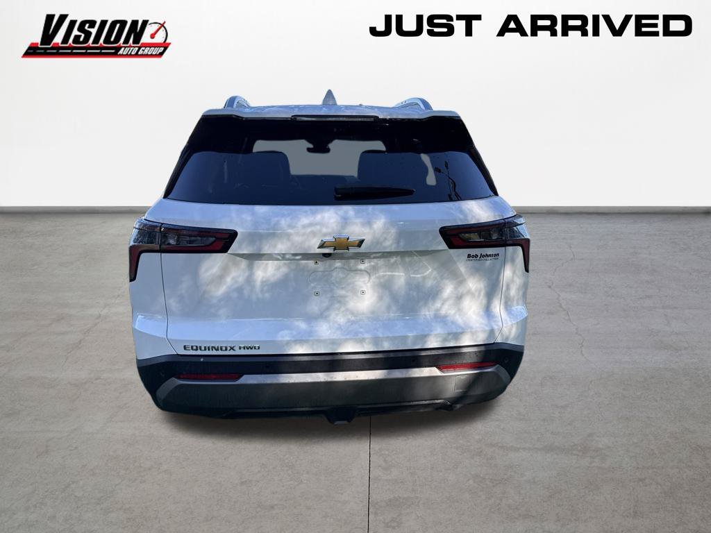 Used 2025 White Chevrolet LT image 4