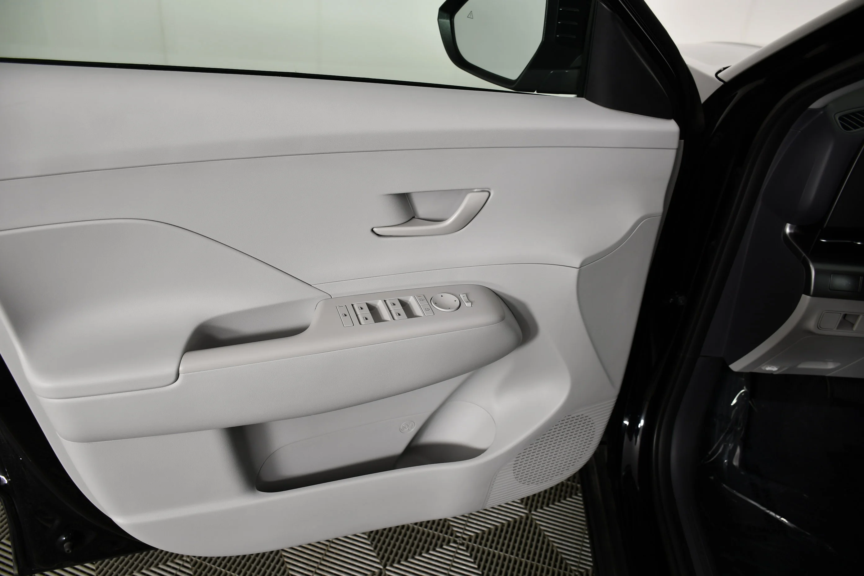 Used 2025 Abyss Black Pearl Hyundai SEL image 35