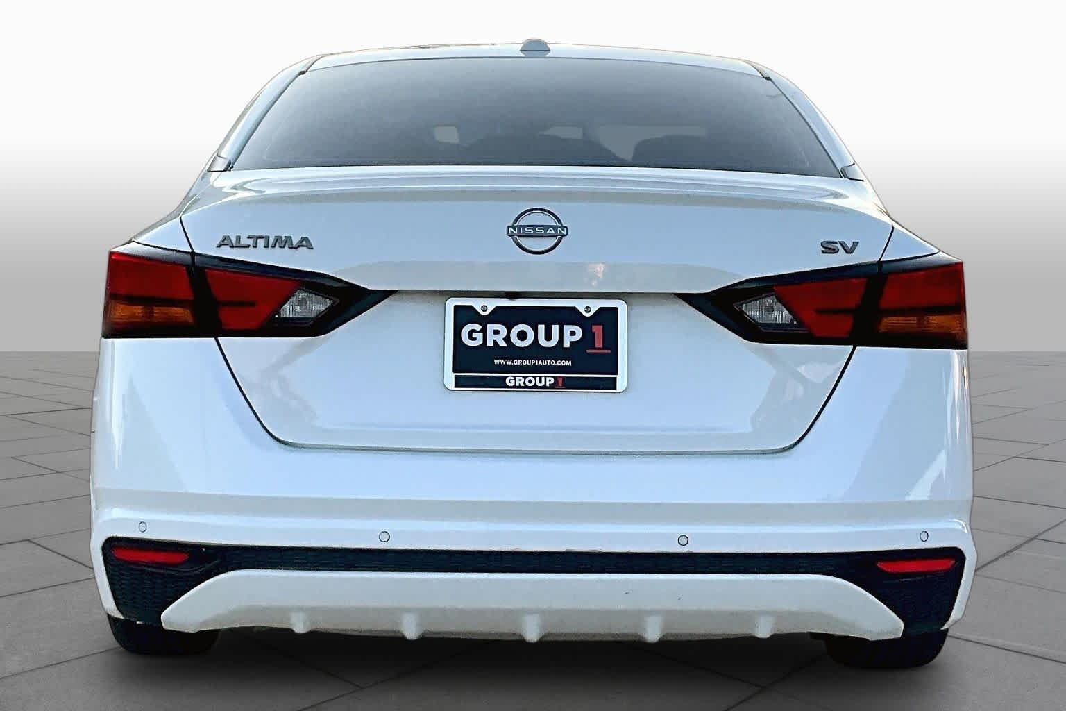 Used 2024 Pearl White Tricoat Nissan 2.5 SV image 5