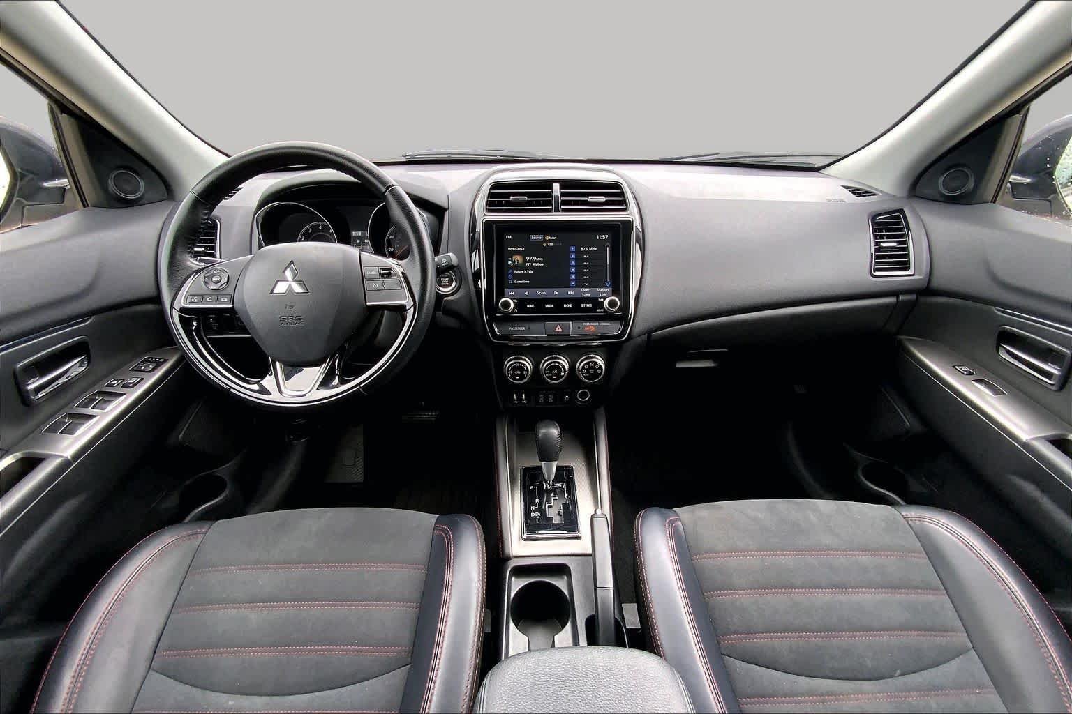 Used 2024 Alloy Silver Metallic Mitsubishi SE image 15