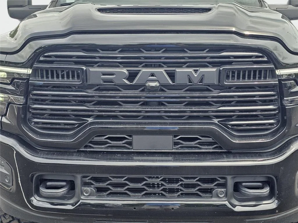 2026 RAM 3500 Laramie - Photo 3