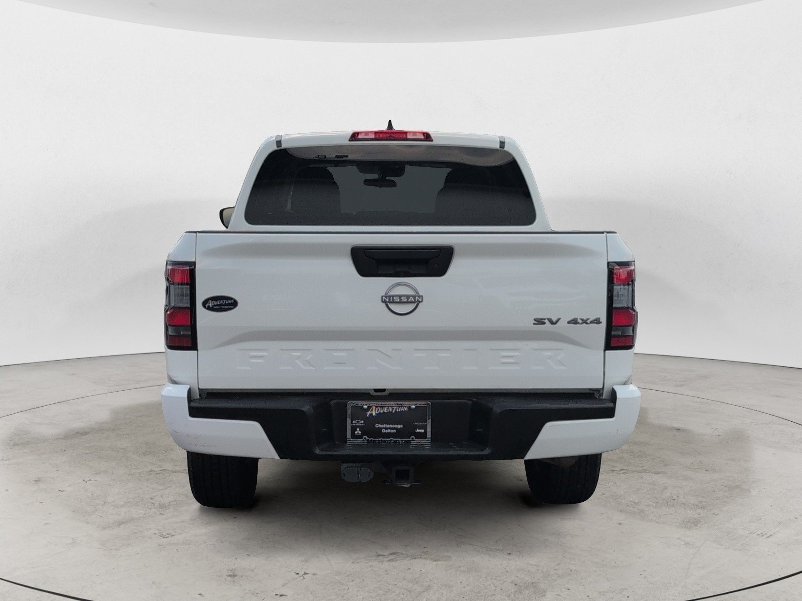 Used 2023 Glacier White Nissan SV image 4