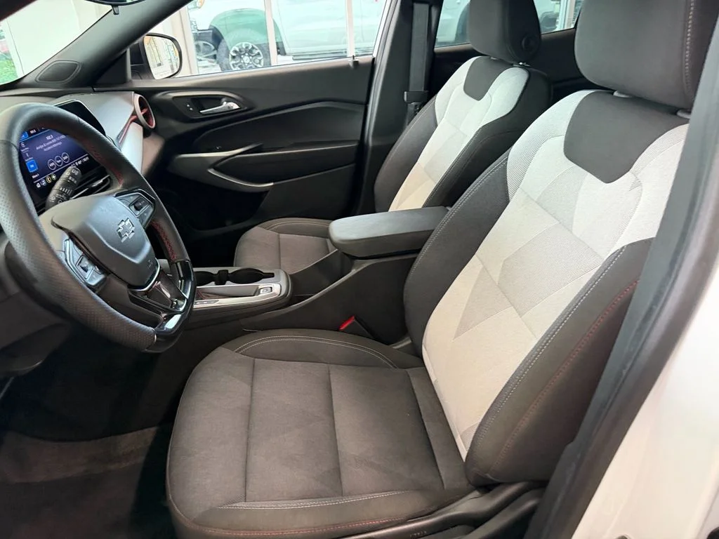 Used 2024 White Chevrolet 1RS image 7